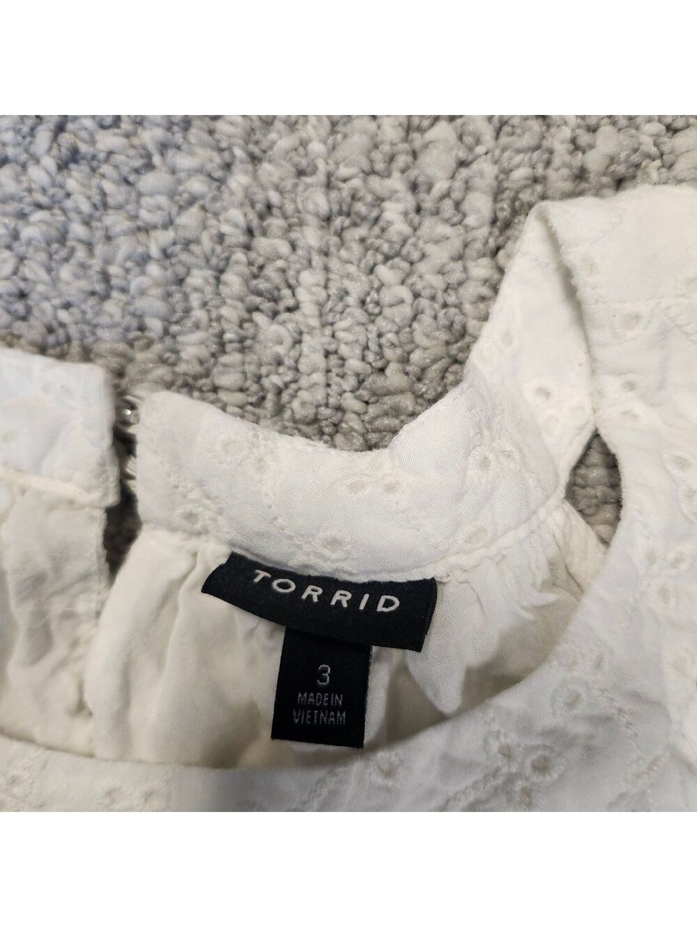 Torrid White Eyelet Sleeveless Blouse Size 3 - Picture 4 of 8